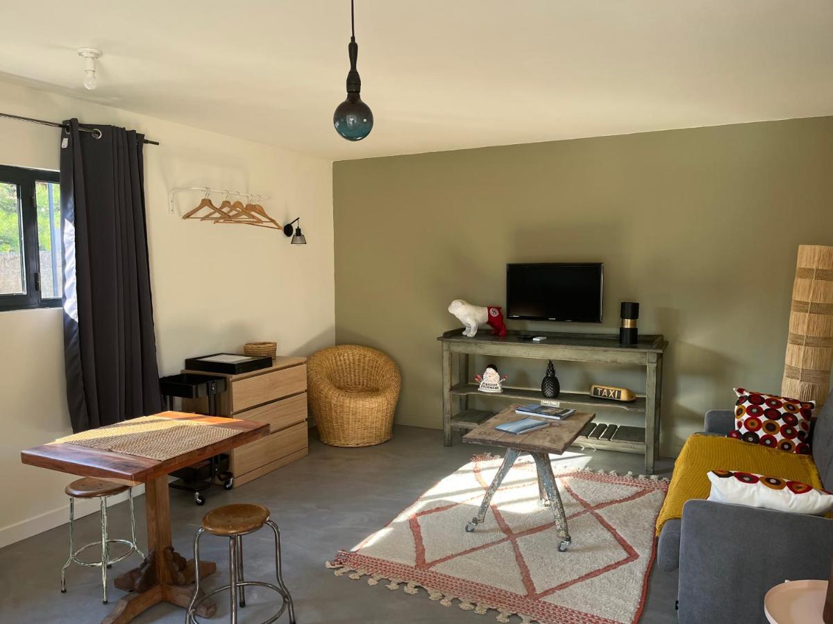 Studio Dans Les Alpilles Daire Fontvieille Dış mekan fotoğraf